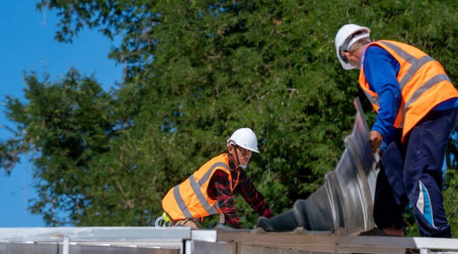 Professional gutter cleaning in Lost Springs, KS